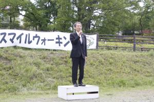 あさぴースマイルウォーキングでの市長の写真