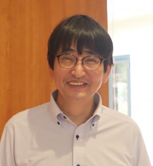 小山支配人