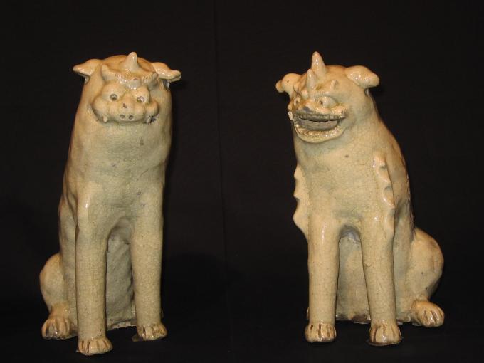 狩宿白山神社の陶製狛犬の画像