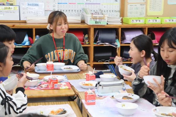 おはなし給食1