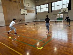 ピックルボール世代を超えて交流