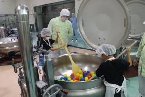 夏休み！親子で探検給食わくわくツアー