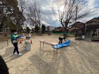 ブルーシートを配置図に従って広げます