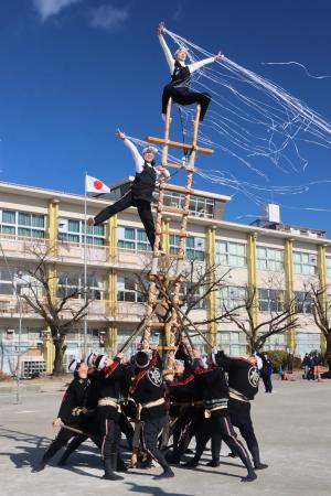 初!女性消防団員による太夫披露
