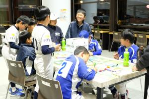 3月7日メッセージを書いている写真