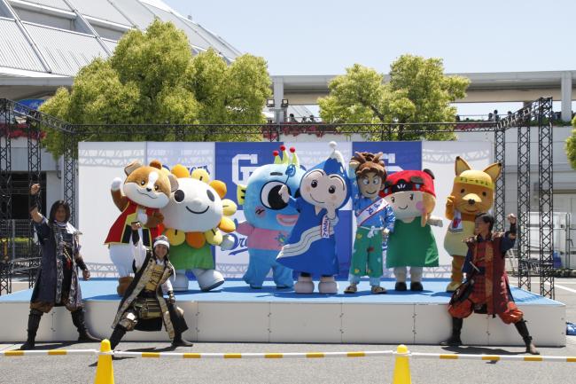 ドラあげフェスタで自治体マスコットが大集合している写真２