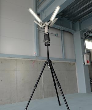 投光器