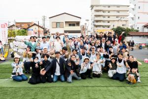 三郷駅前まち納め感謝祭_集合写真