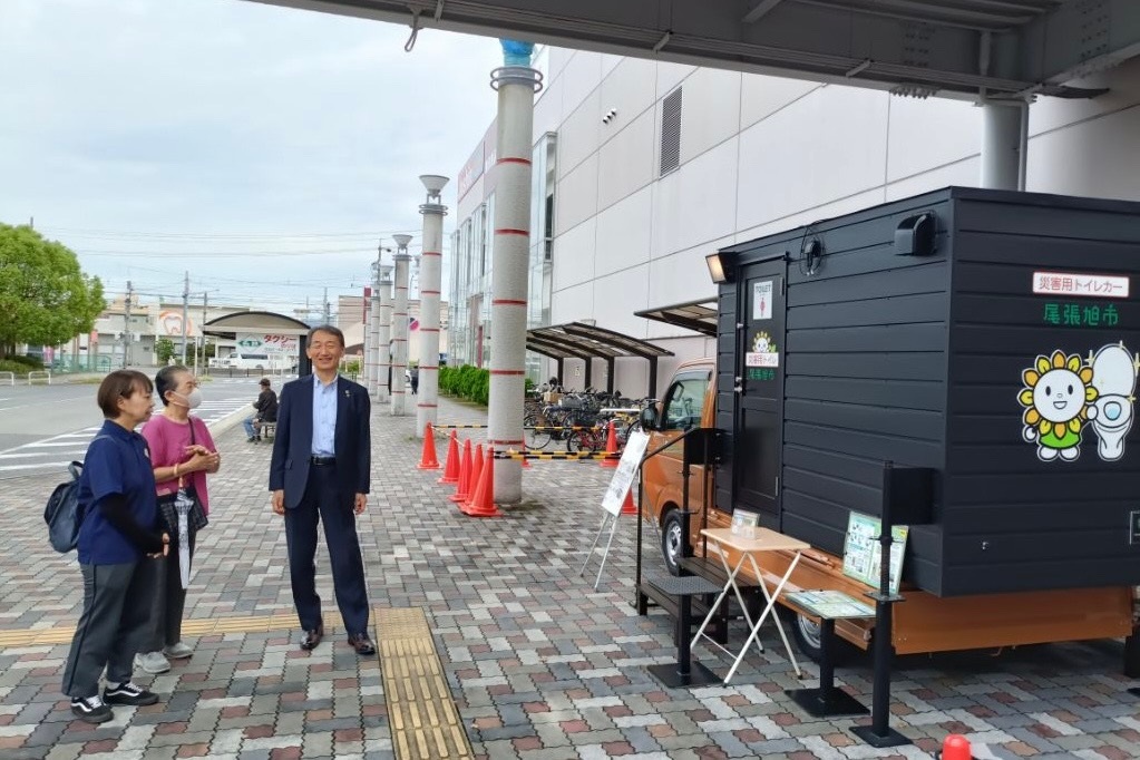 トイレカー見学の様子