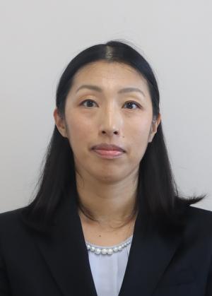 山下恵里奈委員