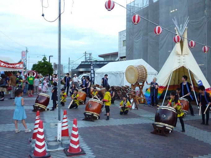 写真：太鼓演奏