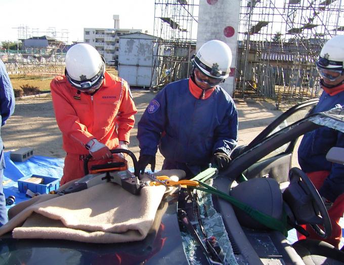 車両破壊訓練の写真