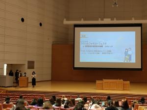 学生による発表の様子4